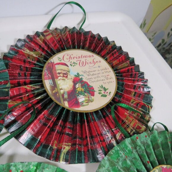 Victorian Christmas 3-D Rosettes large (17) collection - Picture 4 of 16